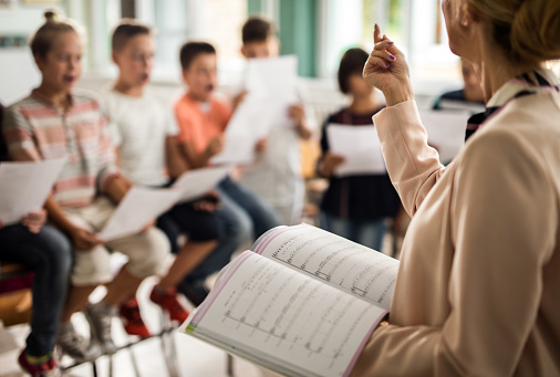 La lecture de la musique à travers les partitions