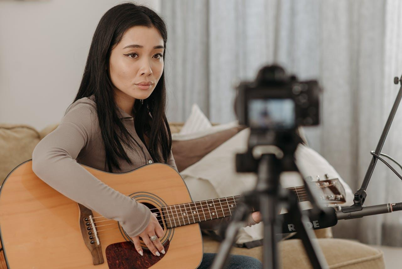 Le monde fascinant des cours de guitare en ligne